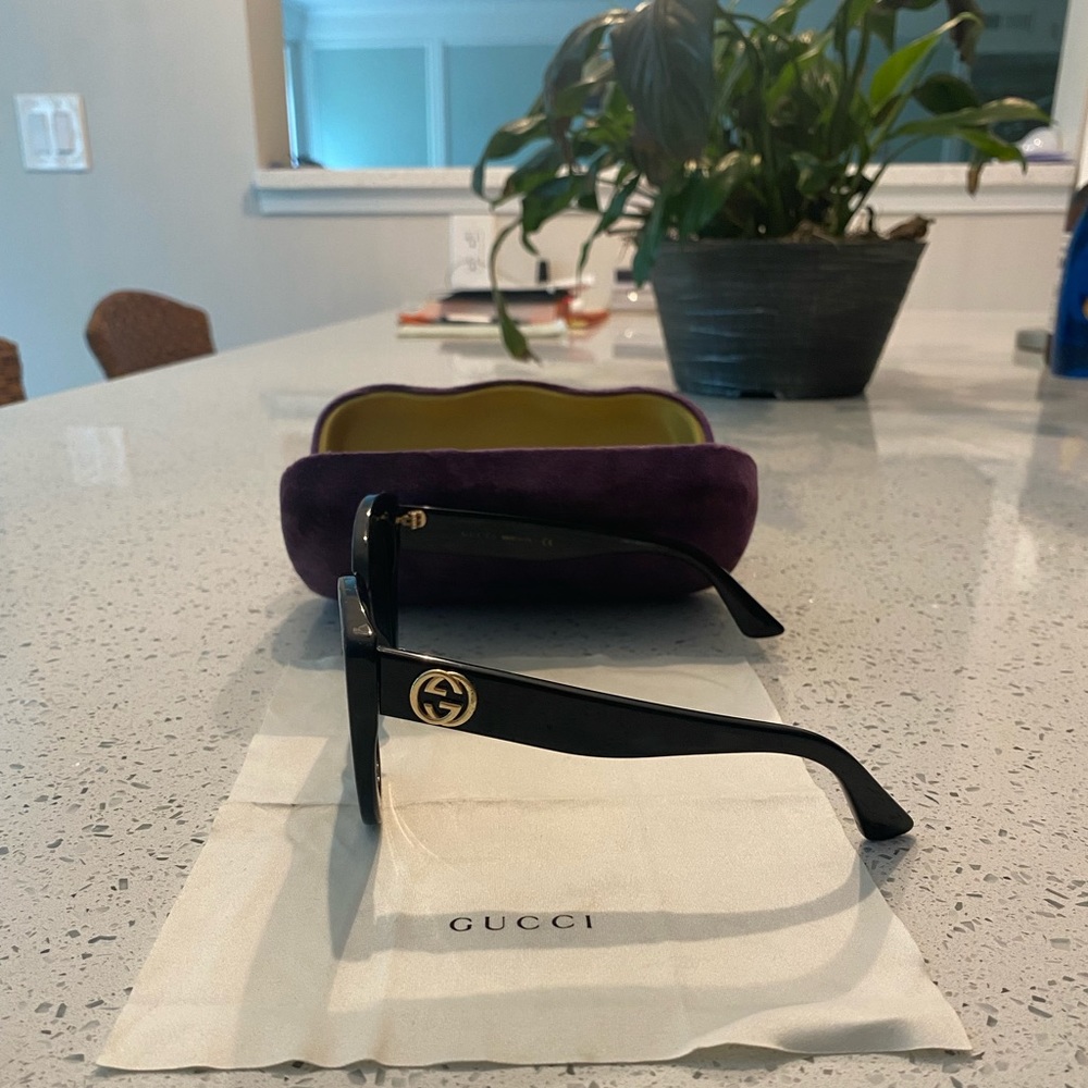 Gucci Women’s Sunglasses - Picture 2 of 3